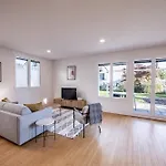 Stockhorn Loft - Central, Free Parking, Private *