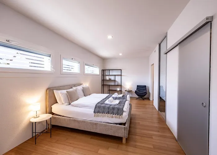 Stockhorn Loft - Central, Free Parking, Private *